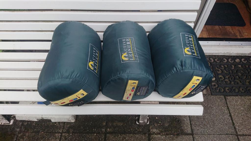 3 slaapzakken, Dieren en Toebehoren, Ophalen of Verzenden