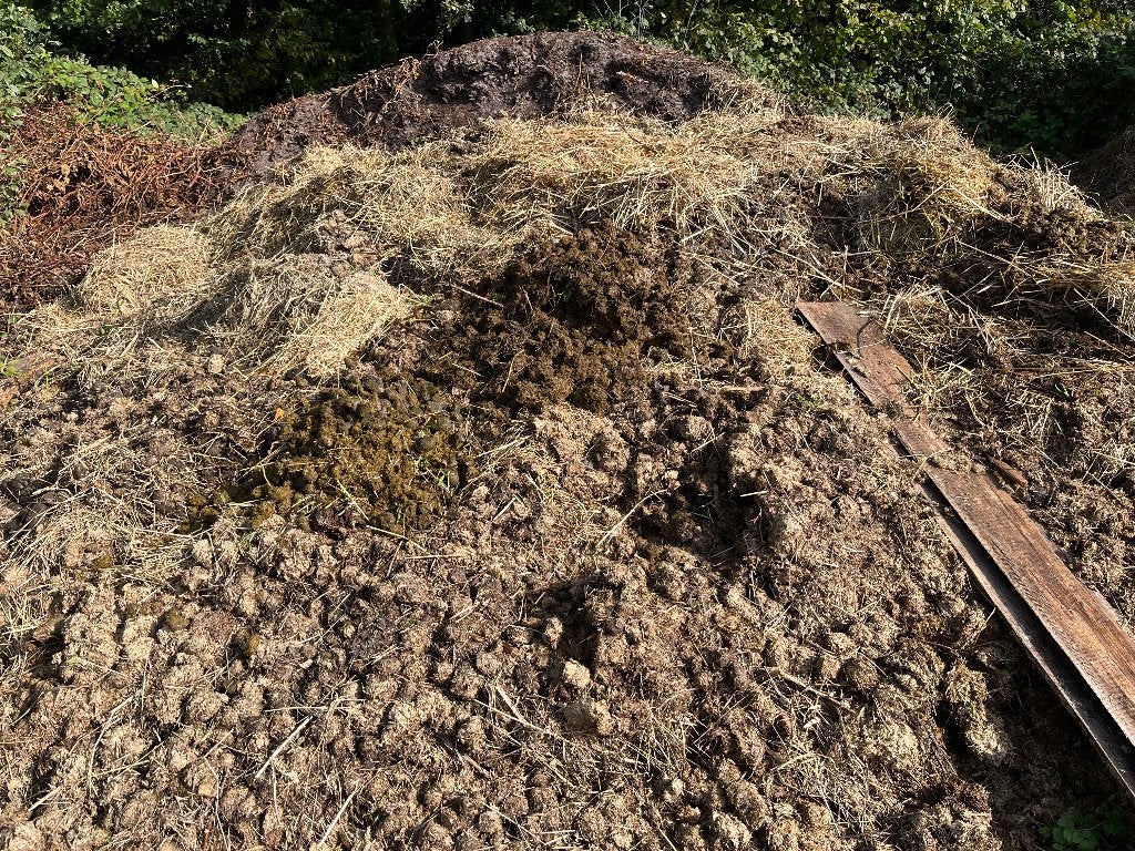 Biologische paardenmest, Ophalen, Mest