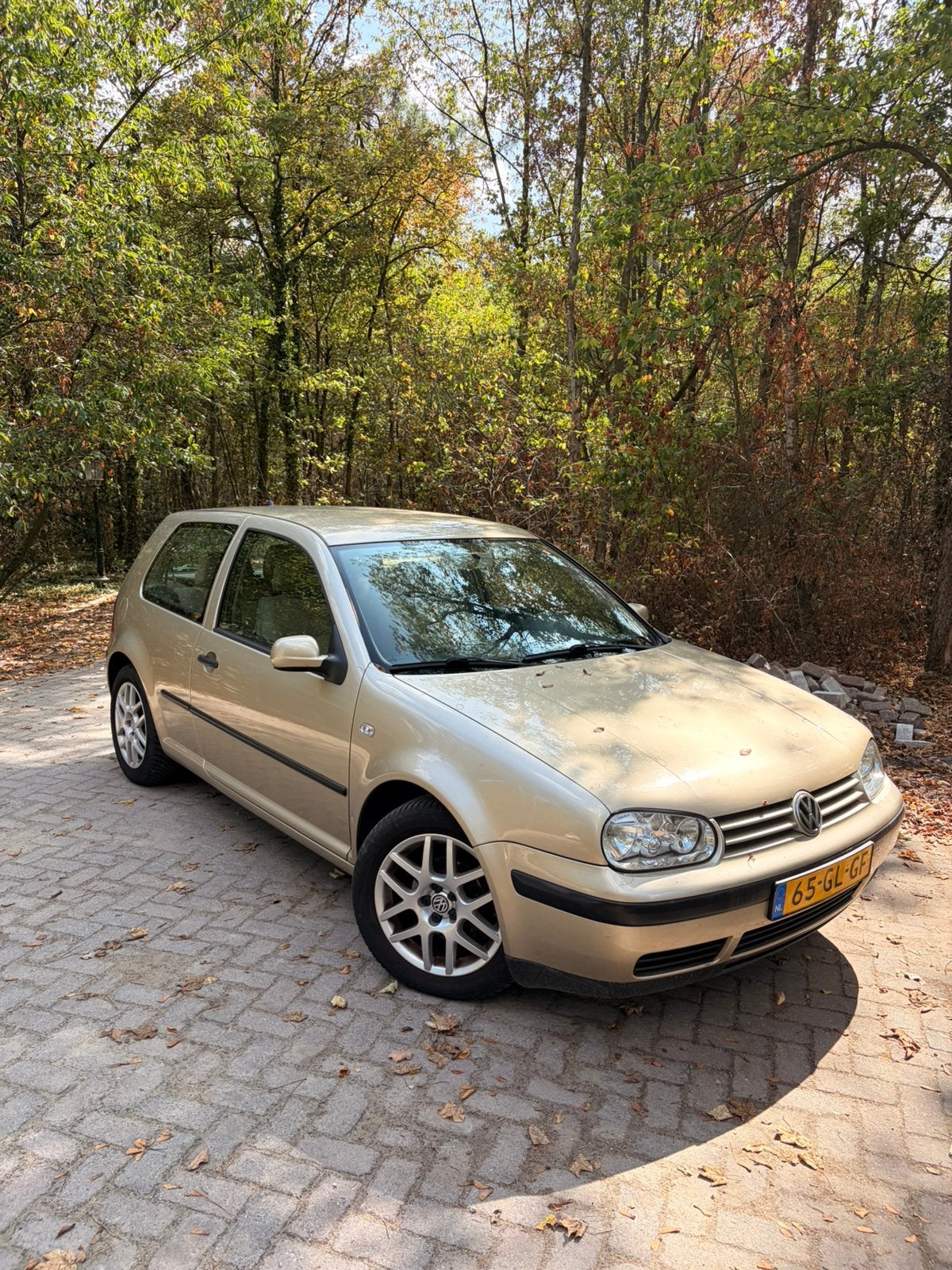 Volkswagen Golf 1.4, Voorwielaandrijving, 74 pk, Beige, Origineel Nederlands