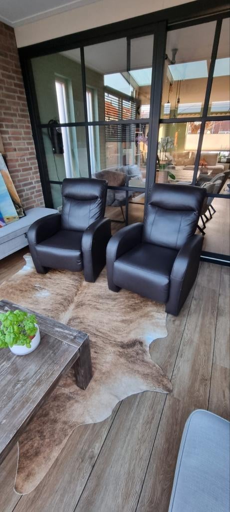 Twee comfortabele relaxfauteuils, donkerbruin leer, Ophalen, Modern, Comfortabel, Gebruikt, Twee