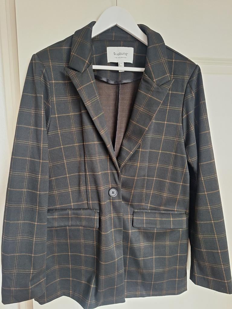 Stijlvolle geruite blazer van b.young - Maat 44, Zwart, Ophalen of Verzenden, Jasje, Gedragen