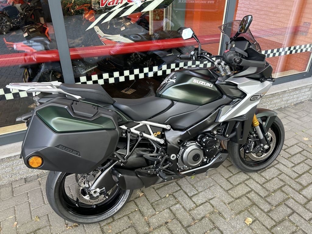 SUZUKI GSX-S 1000 GX 2024, Bedrijf, Sport