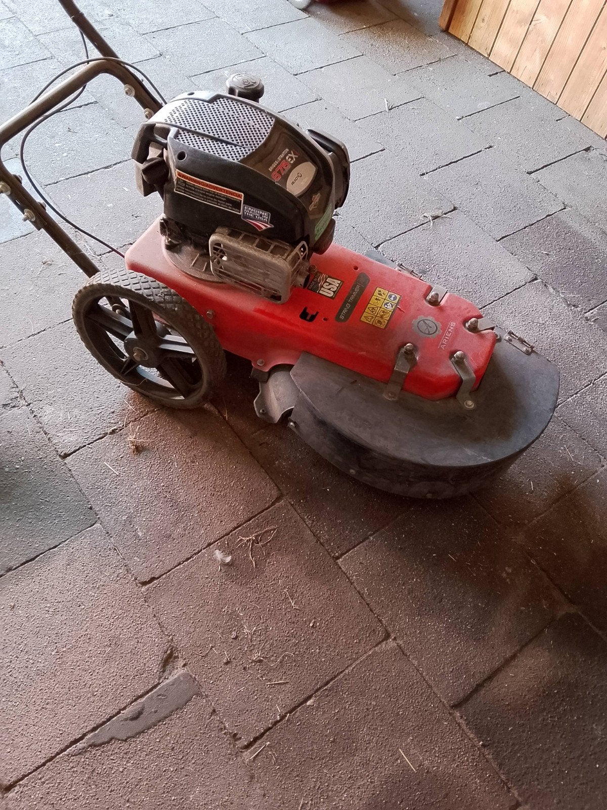 Ariëns onkruidmachine Briggs & Stratton 675exi motor, Ophalen, Gebruikt, Benzine-grasmaaier, Ariens