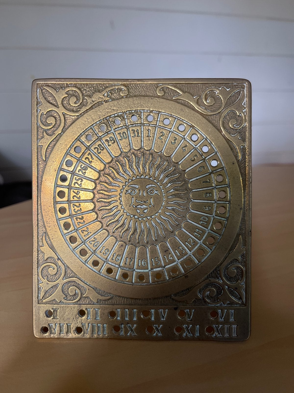 Antieke Messing Eeuwigdurende Kalender Zonnewijzer, Ophalen of Verzenden
