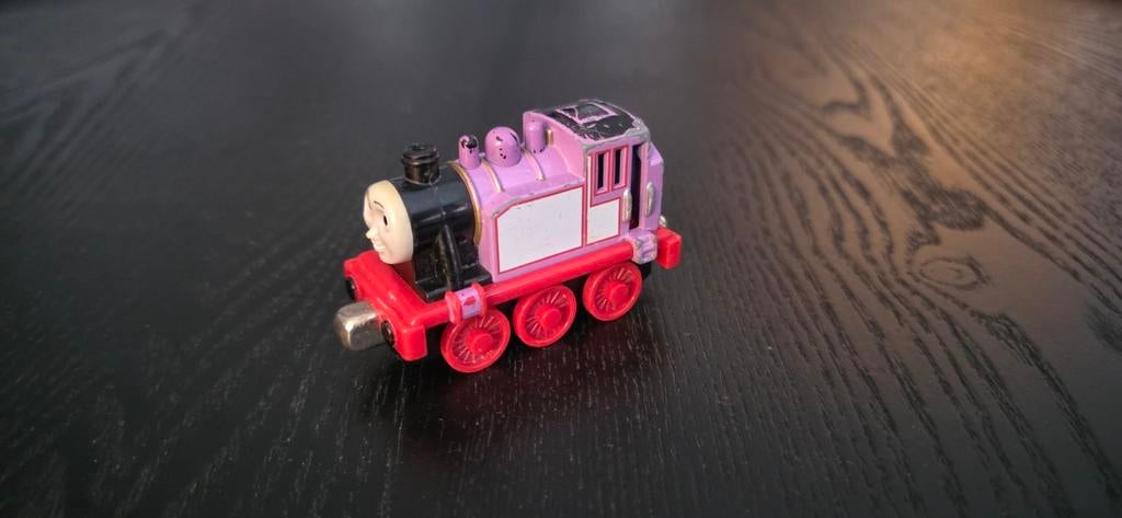 Thomas de Trein Rosie speelgoed locomotief, Kinderen en Baby's, Speelgoed | Speelgoedvoertuigen, Ophalen of Verzenden, Gebruikt
