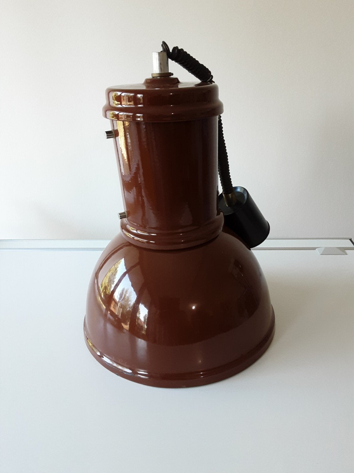 Zwaar emaille lamp, Ophalen
