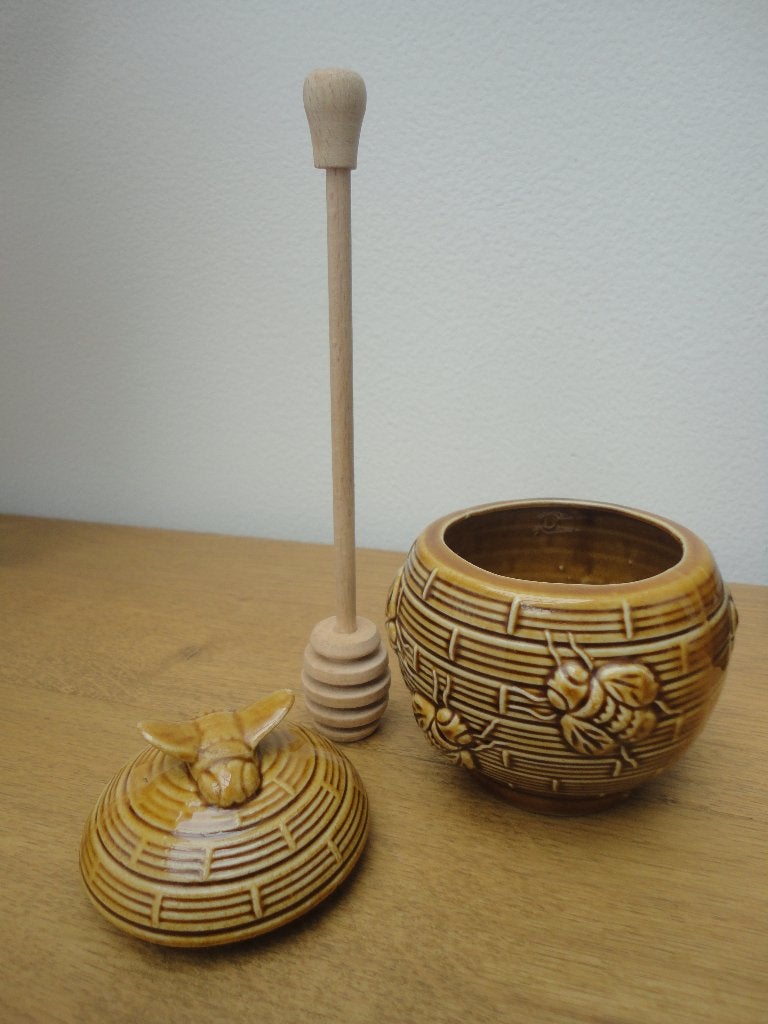 Aardewerk honingpotje met originele houten honinglepel, Ophalen of Verzenden