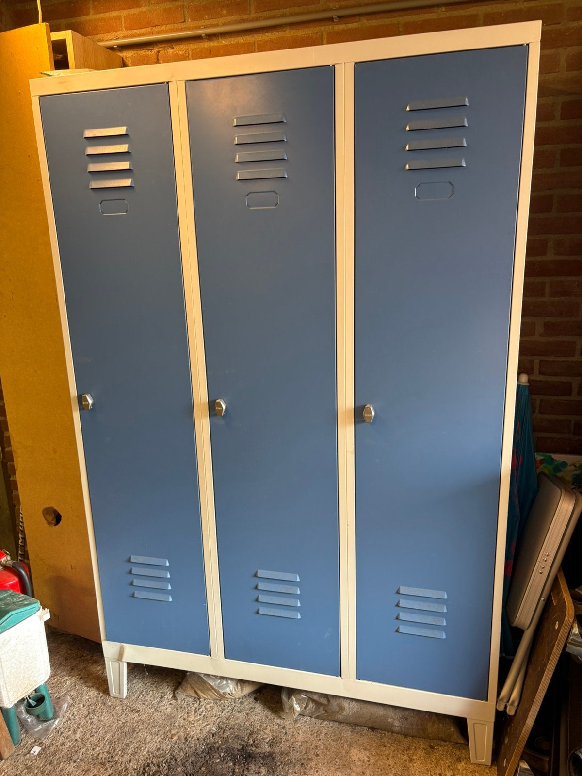 Lockerkast 3 deurs, Huis en Inrichting, Ophalen of Verzenden, Gebruikt