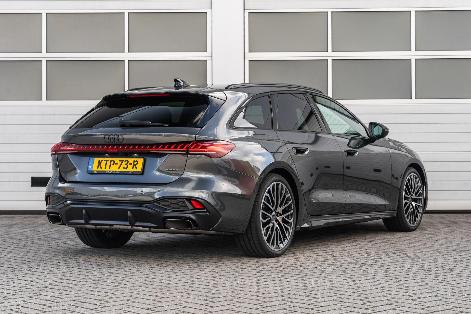 Audi A5 Avant 2.0 e-hybrid 299pk quattro S edition | Trekhaa, Auto's, Automaat, 4 cilinders, 150 min, 26 kWh