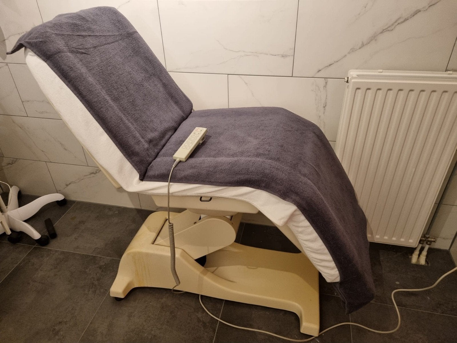 Comfortabele behandelstoel voor salon of praktijk, Ophalen, Gebruikt