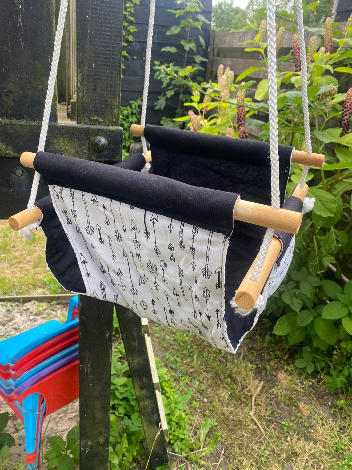 Houten baby/peuter schommel voor binnen of buiten - zgan, Kinderen en Baby's, Ophalen of Verzenden, Zo goed als nieuw, Schommel