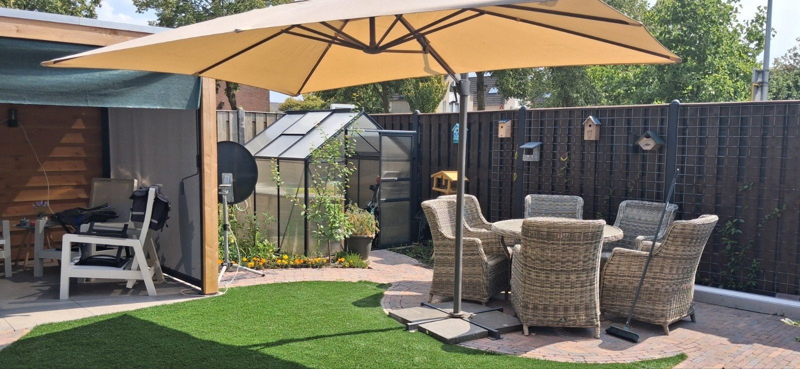 grote parasol met hoes, Ophalen, Zo goed als nieuw