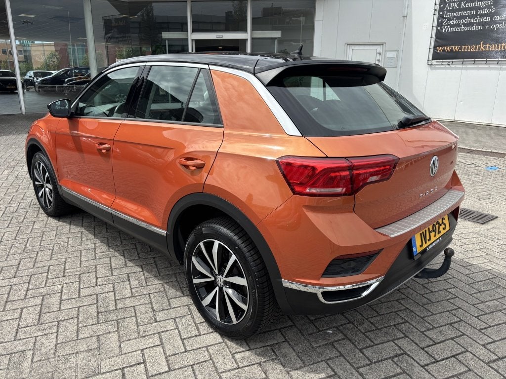 Volkswagen T-Roc 1.0 TSI Style Navi Trekhaak Carplay Stoelve, Voorwielaandrijving, Stof, Gebruikt, Euro 6