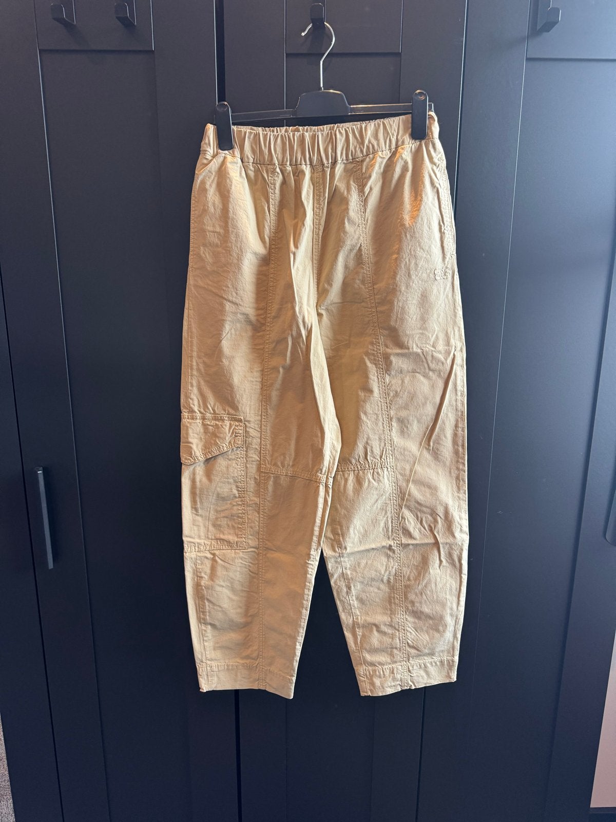 Ganni Cargo Broek Beige Maat 38, Maat 38/40 (M), Beige, Ophalen of Verzenden, Zo goed als nieuw