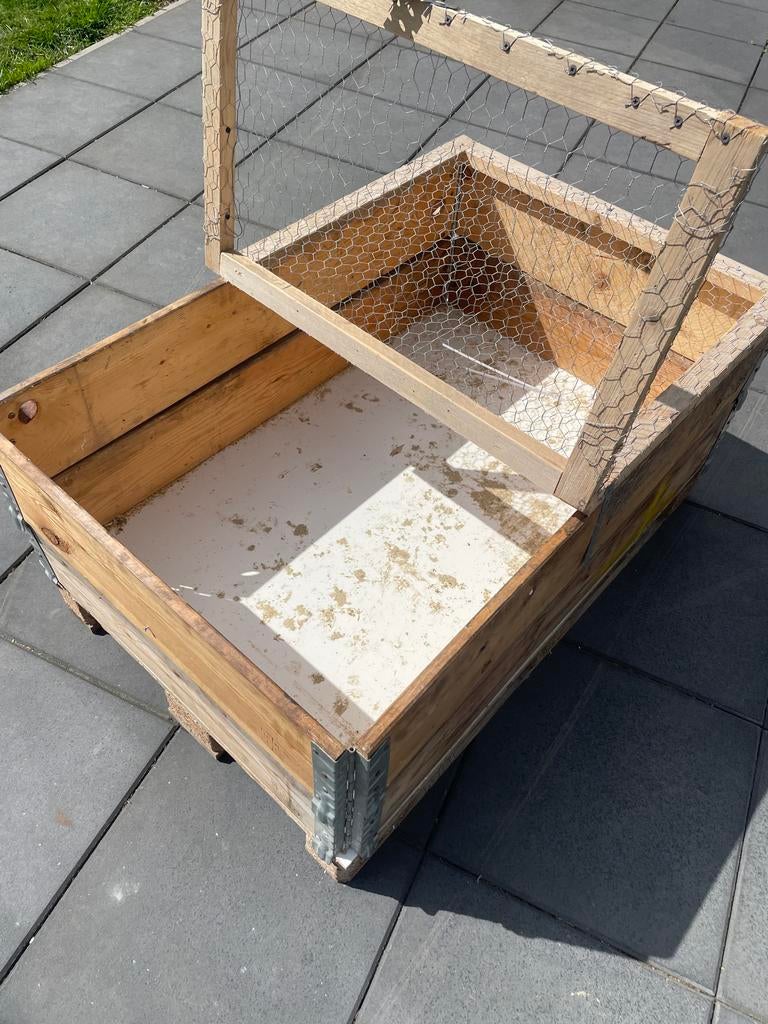 Leuk eerste hokje voor kuikens, Dieren en Toebehoren, Pluimvee | Toebehoren, Ophalen of Verzenden, Overige typen
