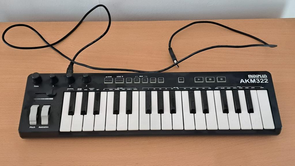 AKM322 MIDI Keyboard, Ophalen, Zo goed als nieuw, Overige aantallen, Overige merken