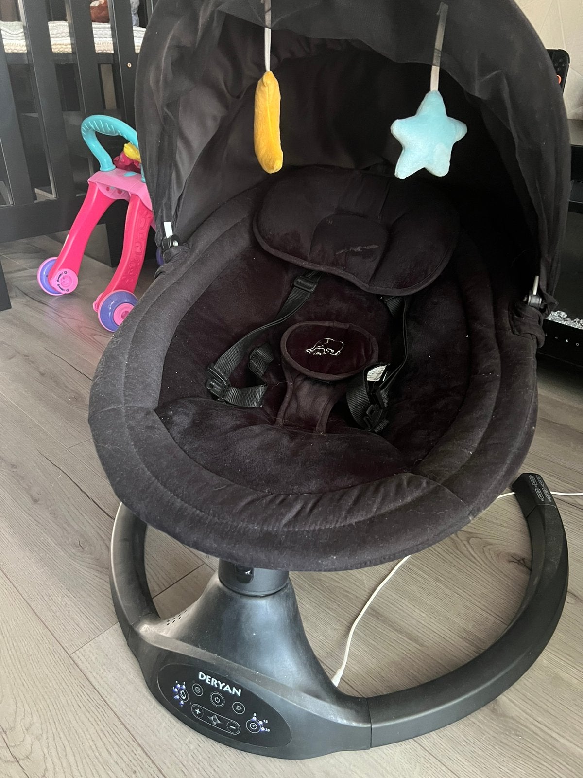 Elektrische schommelstoel deryan, Kinderen en Baby's, Ophalen, Zo goed als nieuw