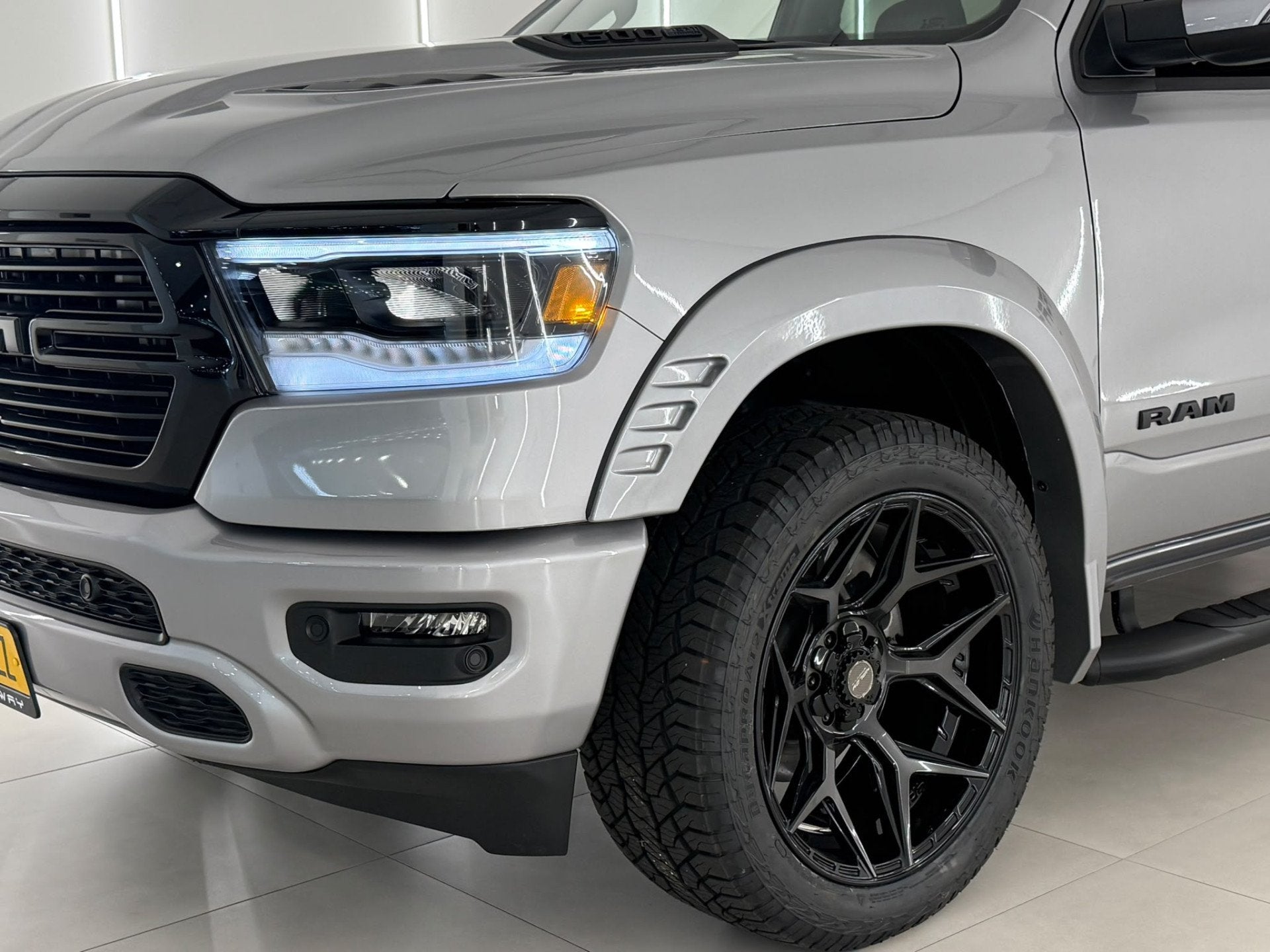 Dodge Ram Pick Up 5.7 V8 4x4 Crew Cab Sport Widebody Backfli, Automaat, Gebruikt, 5654 cc, Lichtsensor