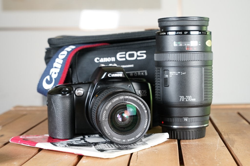 Canon EOS 500 analoge camera met 2 lenzen en originele tas, Ophalen of Verzenden, Gebruikt, Spiegelreflex, Canon