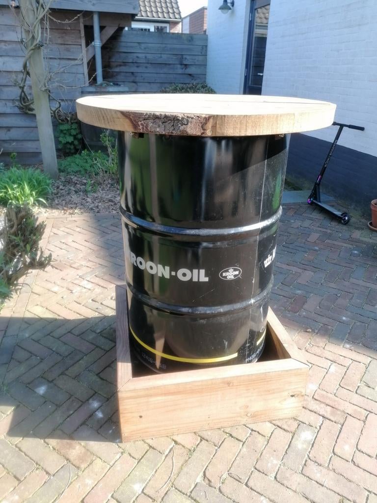 Hippe statafel voor in mancave / overkapping., Huis en Inrichting, Ophalen