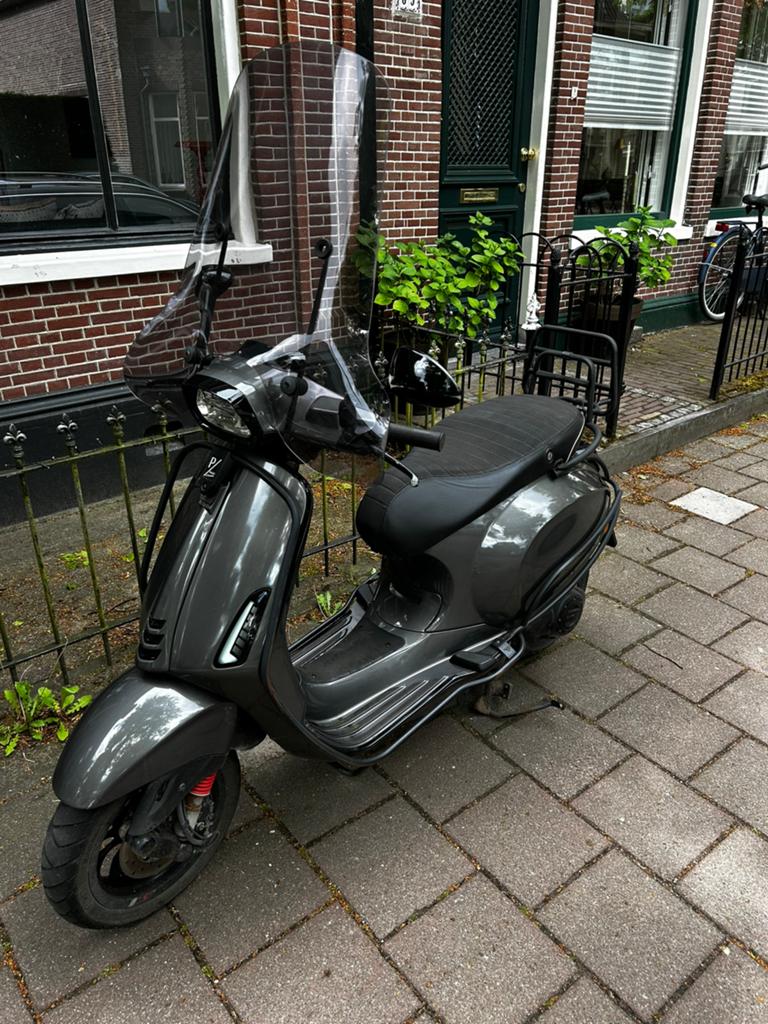 Vespa Sprint 2021, 7300km, brom, Fietsen en Brommers, Scooters | Vespa, Ophalen, Gebruikt, Vespa S, Benzine