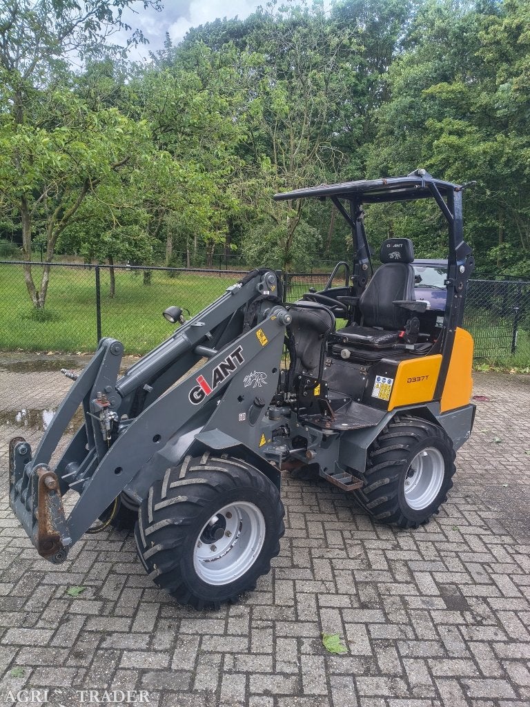 Giant 337t 2019 1000 uur, Zakelijke goederen, Machines en Bouw | Kranen en Graafmachines, -, Niet opgegeven, Ophalen of Verzenden