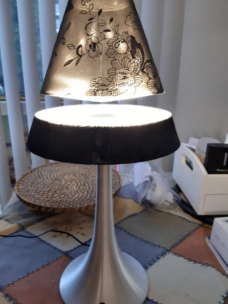 Zwevende tafel lamp led verlichting kan onder als boven, Ophalen, Gebruikt, Kunststof