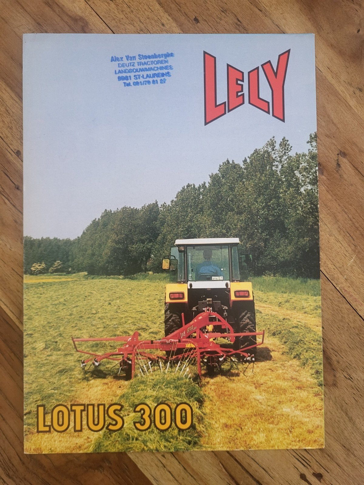 tractor folder Lely Lotus 300, Ophalen of Verzenden, Zo goed als nieuw