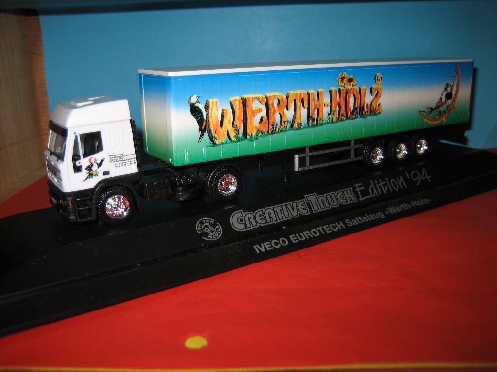 Werth-Holz  IVECO  in PC-vitrine  Herpa, Ophalen of Verzenden, Nieuw, Bus of Vrachtwagen, Herpa