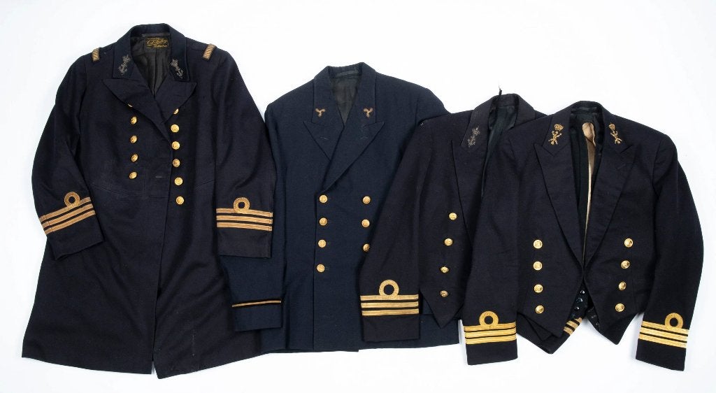 4 Jassen Nederlandse Marine , super mooi !!!!!!, Verzamelen, Ophalen of Verzenden, Marine, Nederland, Kleding of Schoenen