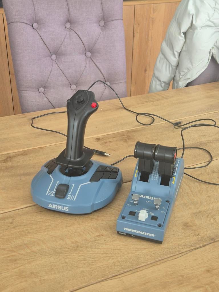 Thrustmaster A320 NEO flightcontrol officer pack, Ophalen of Verzenden, Zo goed als nieuw