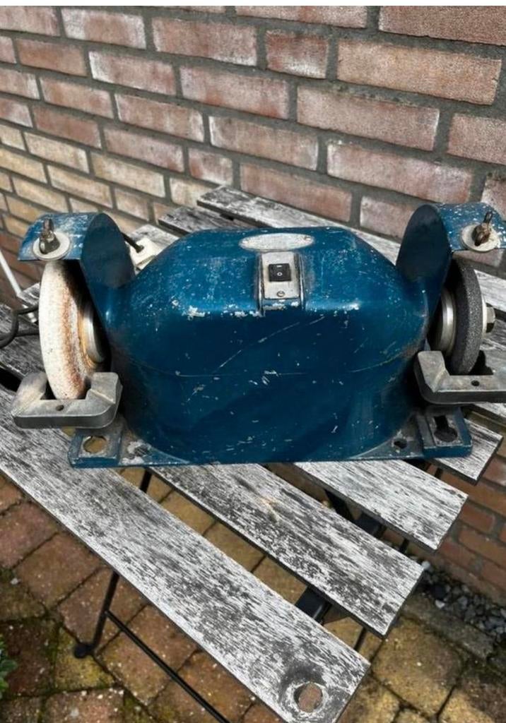 Degelijke bankslijpmachine - Ideaal voor werkplaats, Ophalen of Verzenden, Gebruikt, Minder dan 700 watt, Werkbankslijpmachine