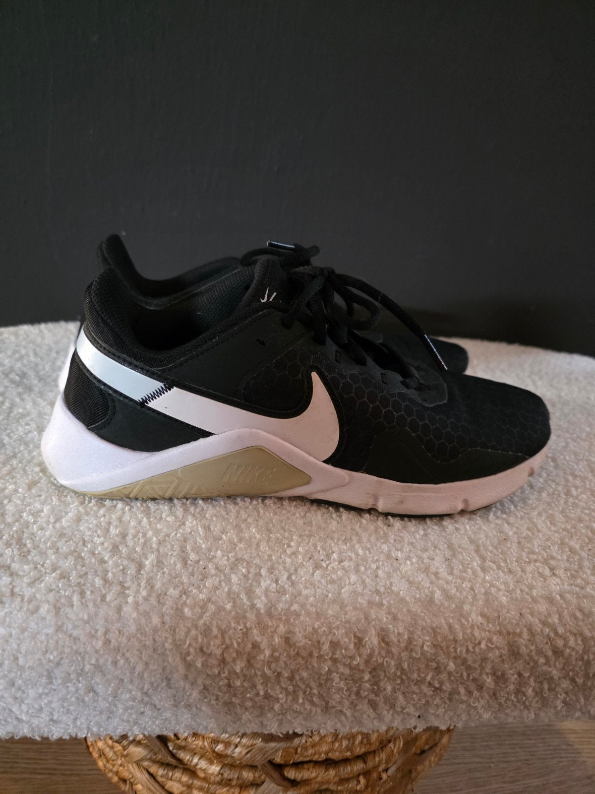 Nike Legend Essential 2. maat 40, Ophalen of Verzenden, Zo goed als nieuw, Overige sporten, Hardloopschoenen