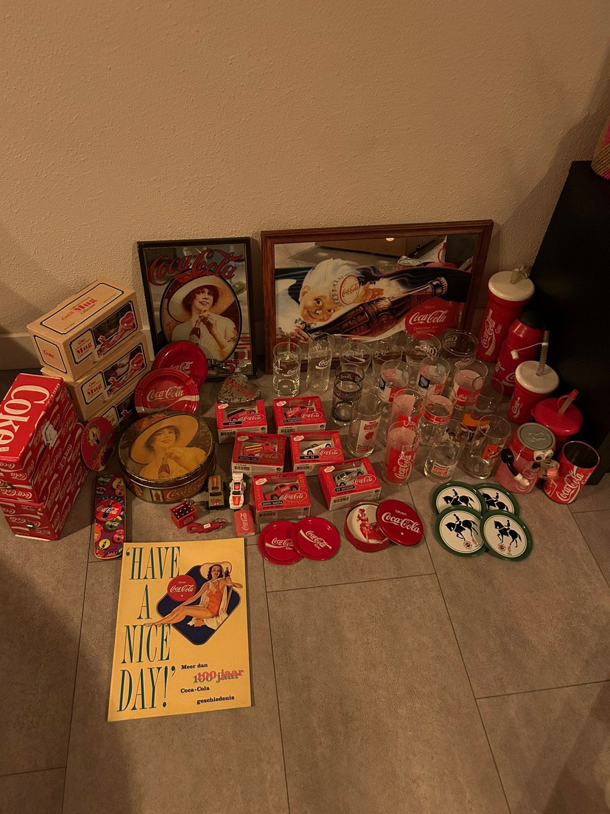 Grote coca cola verzameling. Spiegels, auto’s, glazen enz, Verzamelen, Ophalen, Zo goed als nieuw, Gebruiksvoorwerp
