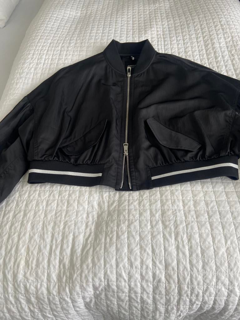 Marc Cain jack.  Nieuw met kaartje., Kleding | Dames, Jasjes, Kostuums en Pakken, Nieuw, Jasje, Maat 38/40 (M), Zwart, Verzenden