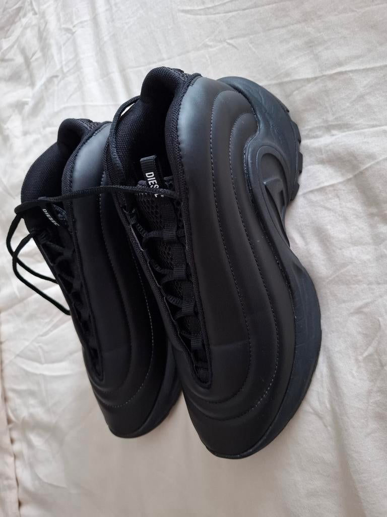 New Diesel S-D Runner Sneakers in Black, Ophalen, Diesel, Zwart, Nieuw
