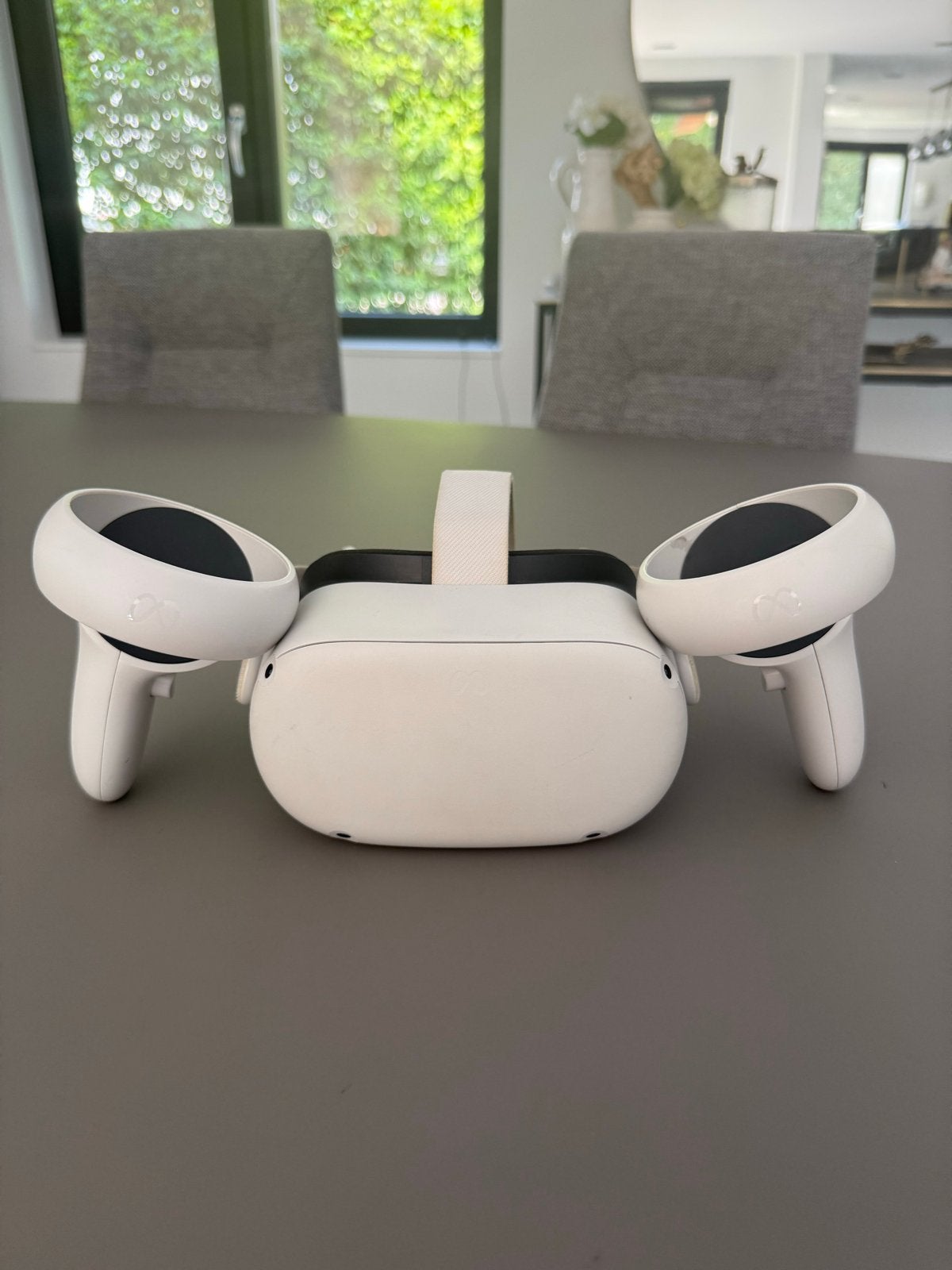 Meta Quest 2 VR-bril met controllers, Ophalen, Zo goed als nieuw, VR-bril, Overige platformen