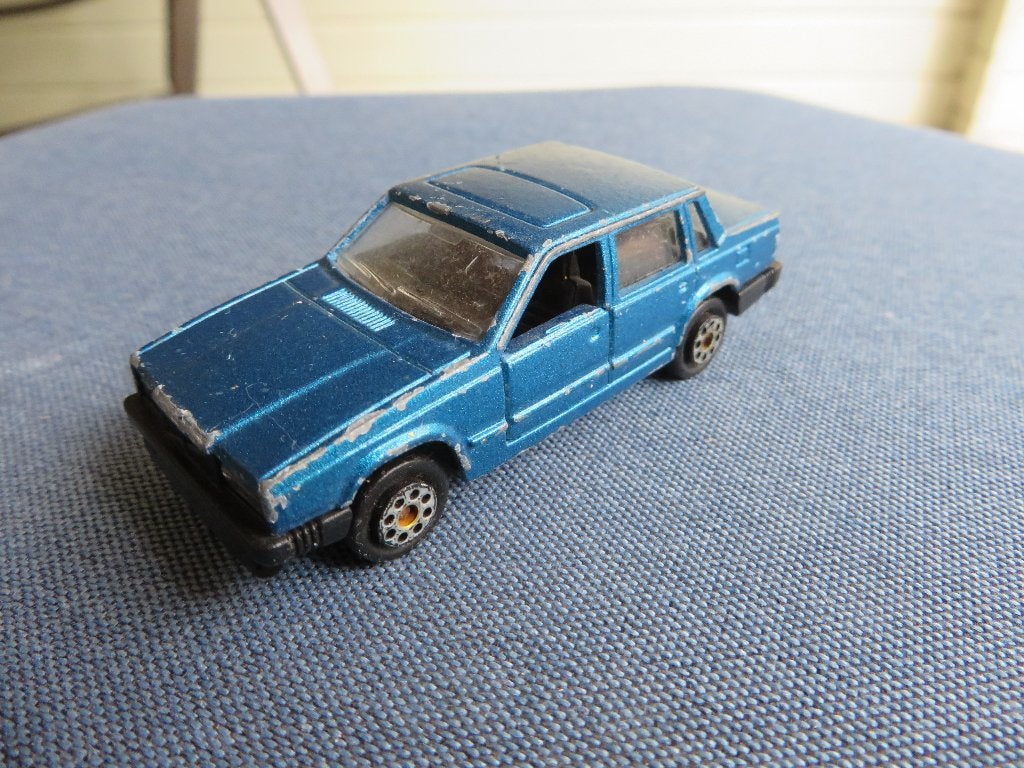 Majorette Volvo 760 GLE blauw, Hobby en Vrije tijd, Modelauto's | Overige schalen, Ophalen of Verzenden, Gebruikt, Auto