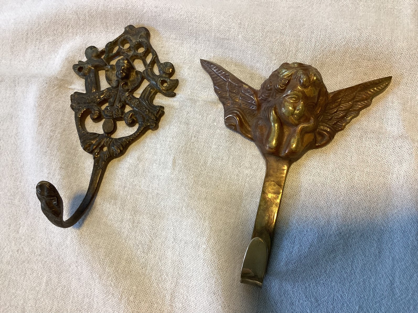 Antiek. 2 x Bronzen Kapstok-haken met Engelen-figuren., Antiek en Kunst, Antiek | Koper en Brons, Ophalen of Verzenden