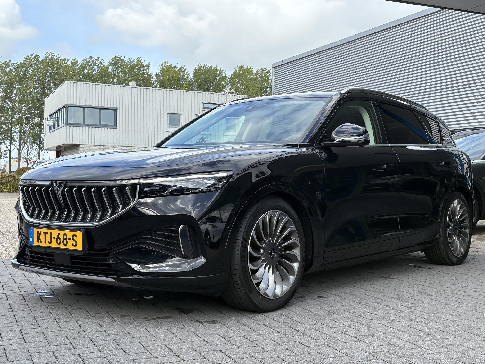 VOYAH Free Flagship 4WD 106 kWh | Panoramadak | Dynaudio Hi-, Auto's, Automaat, Dealer onderhouden, Gebruikt, Zwart