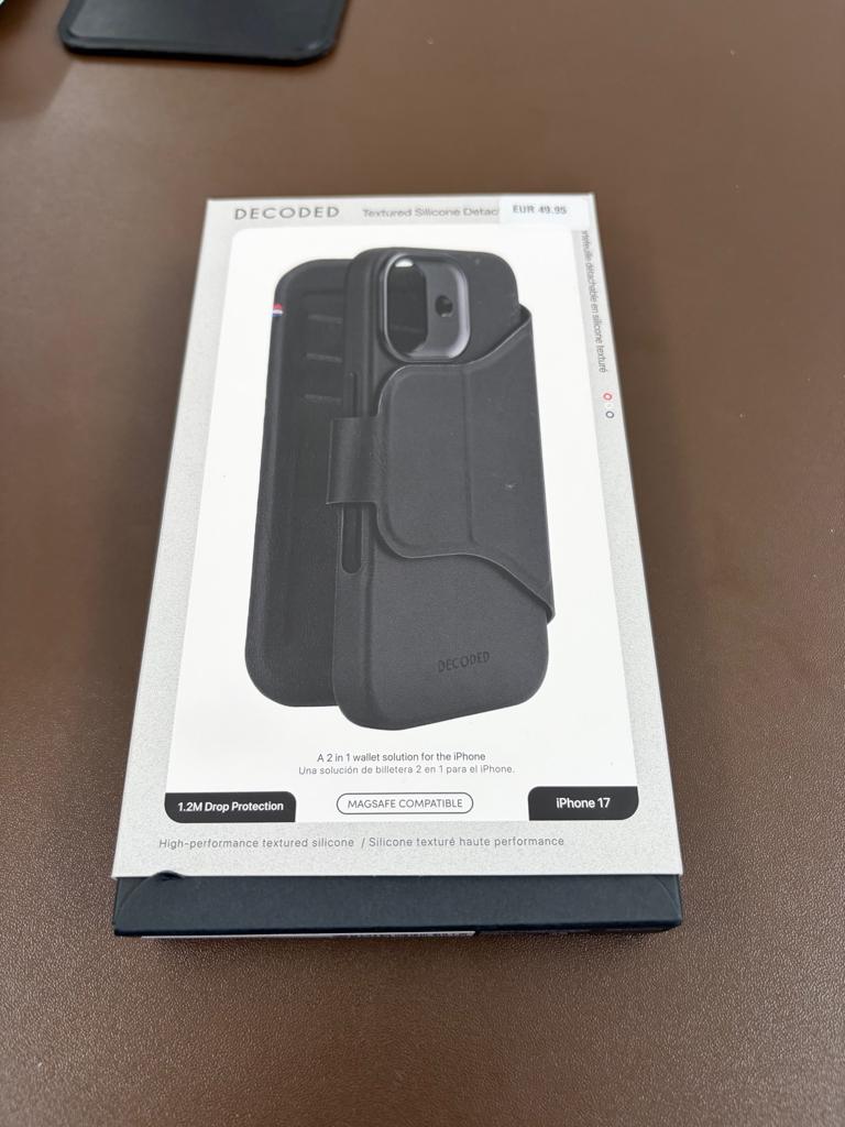 Telefoonhoesje voor IPhone 17. Merk Decoded, IPhone 17, Zwart, Ophalen of Verzenden, Zo goed als nieuw