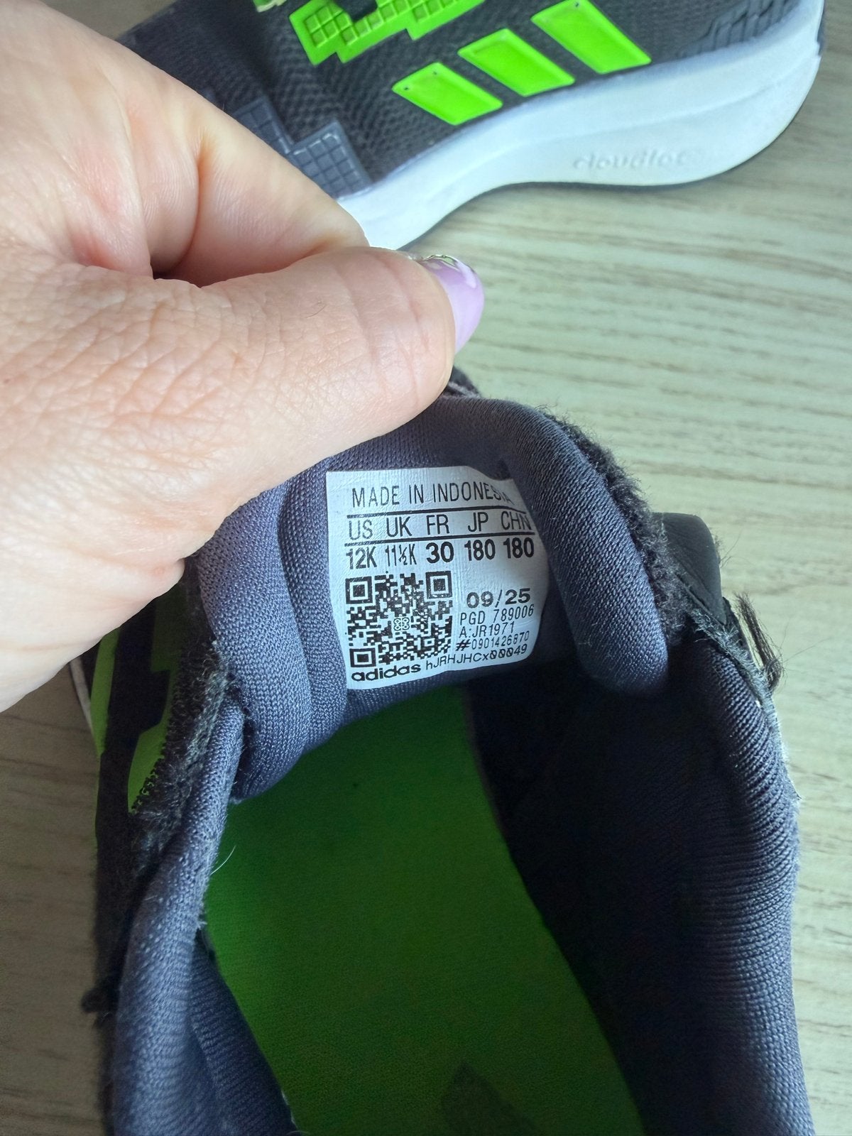 Adidas Minecraft schoenen maat 30, Kinderen en Baby's, Ophalen, Zo goed als nieuw, Jongen of Meisje, Schoenen