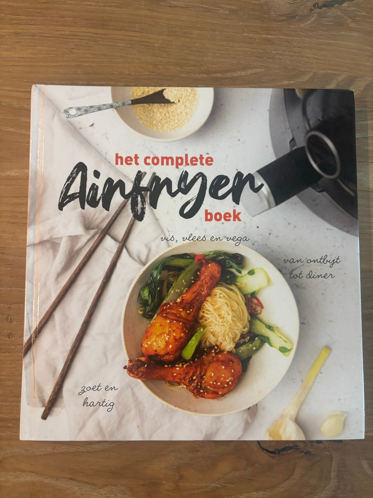 Het complete Airfryer boek: vis, vlees en vega, Boeken, Voorgerechten en Soepen, Ophalen of Verzenden, Zo goed als nieuw, Gezond koken