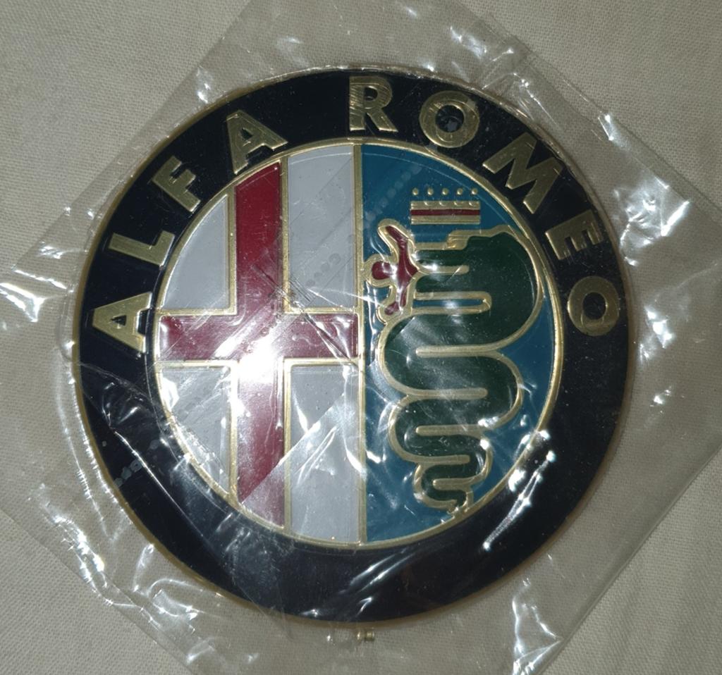 Embleem Alfa Romeo NIEUW. Opplakken.
7,5 cm breed., Auto-onderdelen, Ophalen of Verzenden, Nieuw, Alfa Romeo