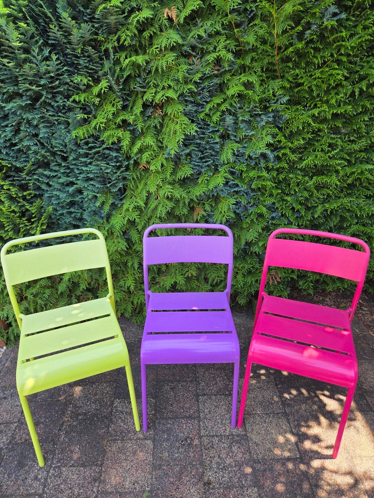 Set van 3 kleurrijke metalen tuinstoeltjes, Ophalen, Gebruikt, Modern, kleurrijk, Overige kleuren
