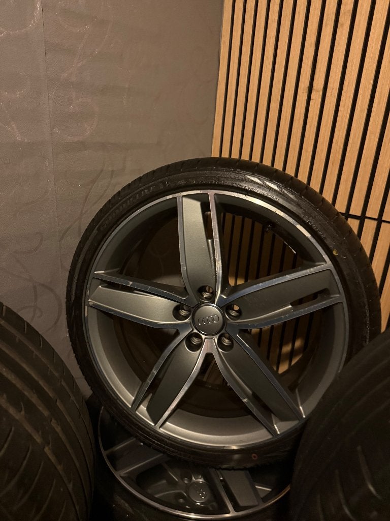 Audi  RS3 S3 wing  19 inch velgen origineel  8v 8p 8y, Auto-onderdelen, Banden en Velgen, 19 inch, Gebruikt, Velg(en), Ophalen of Verzenden