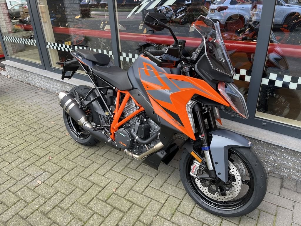 KTM 1290 SUPERDUKE GT 2025, Bedrijf, Sport