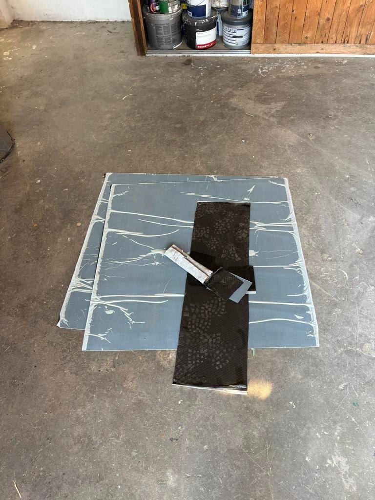 anti dreun platen zelfklevend 2mm +2.3m2, Auto diversen, Ophalen, Zo goed als nieuw
