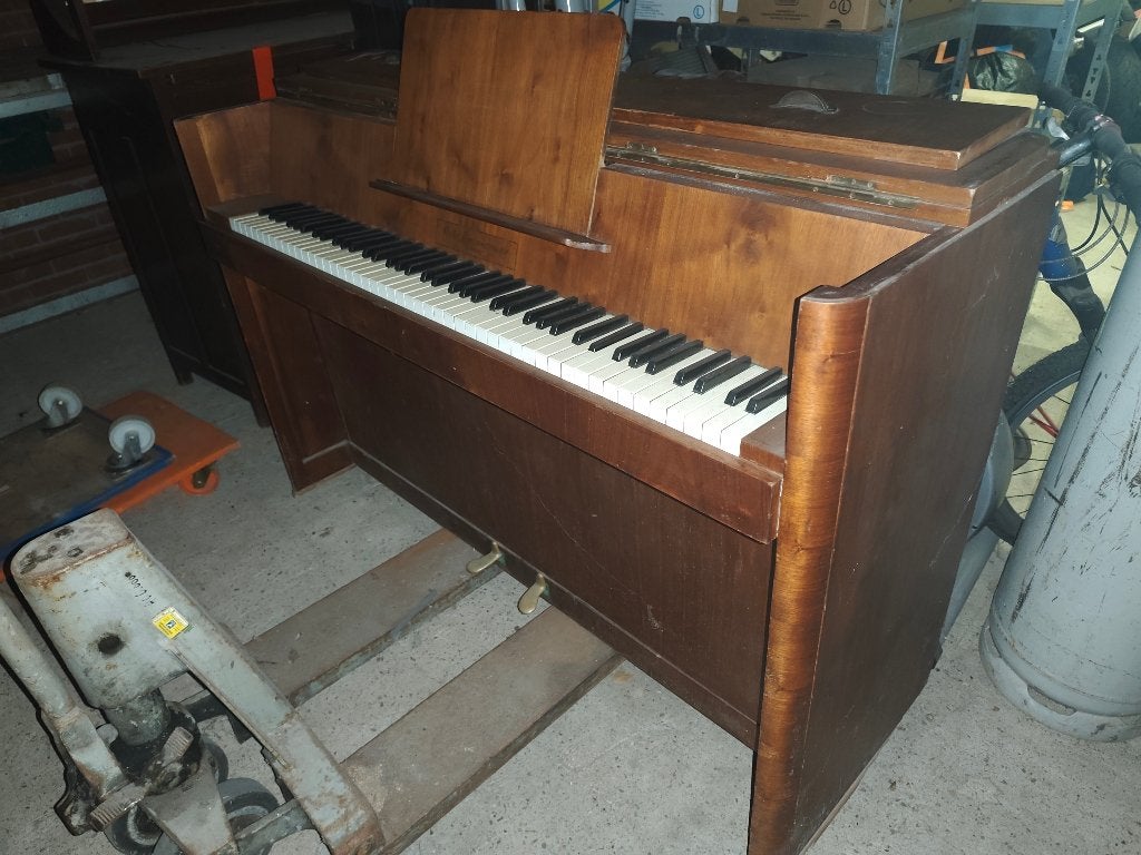 Piano, gratis af te halen, Muziek en Instrumenten, Piano's, Ophalen, Gebruikt, Bruin, Piano