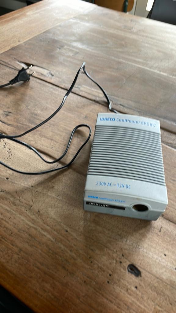 Omvormer van 230 naar 12 volt, Ophalen of Verzenden, Zo goed als nieuw